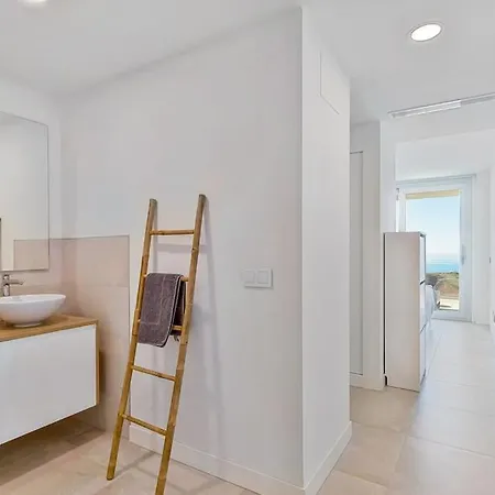 Charming With Ocean View Apartment *
